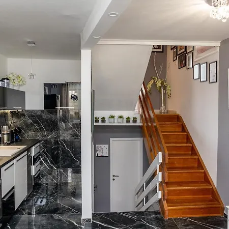 Art & Gallery Vacation * Korčula