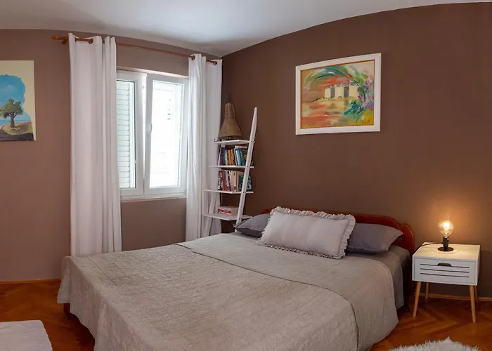 Art & Gallery Vacation *